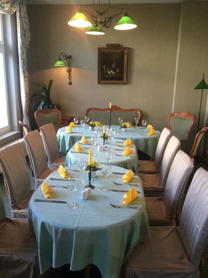 Hotel Alt-Karow Berlin Bagian luar foto
